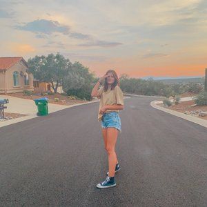 Meet your Posher, Adah